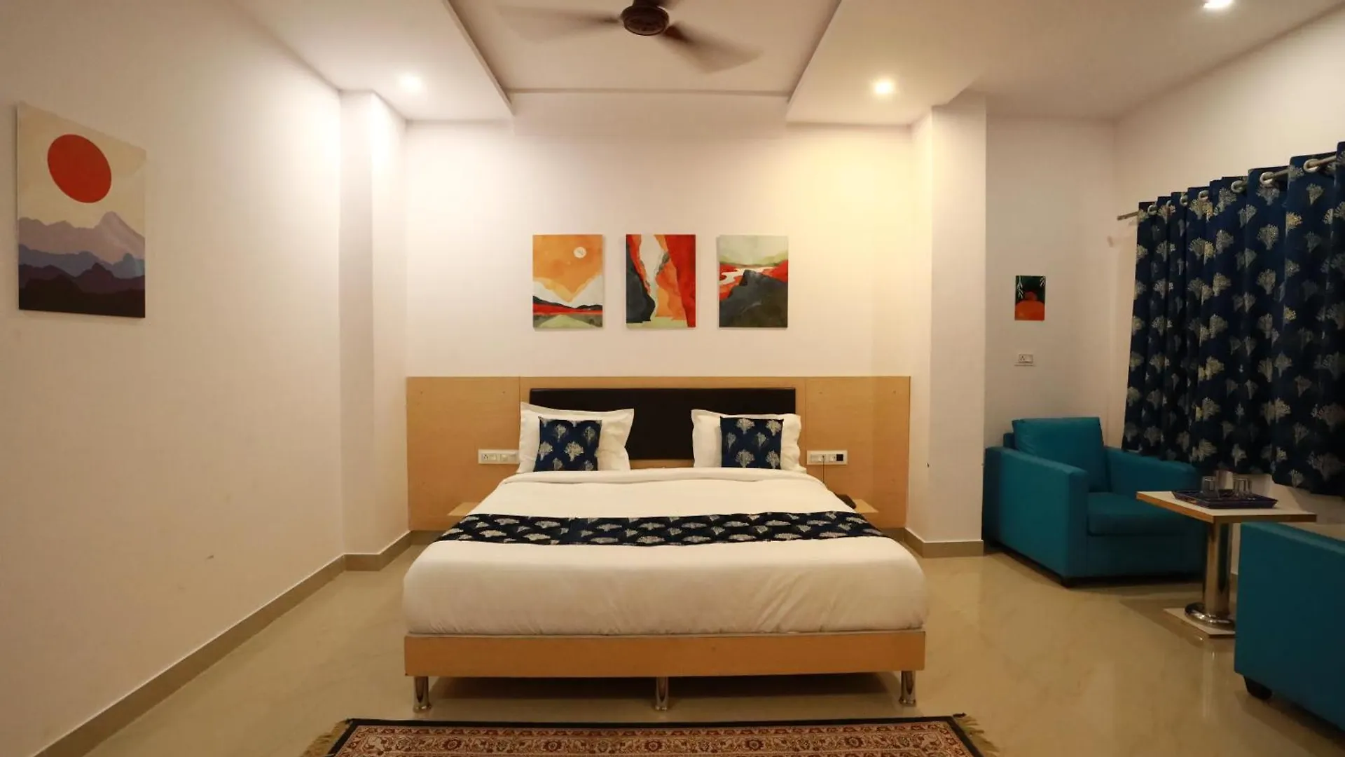 Hotel Hill View By Heritage Inn 우다이푸르 5*,  인도