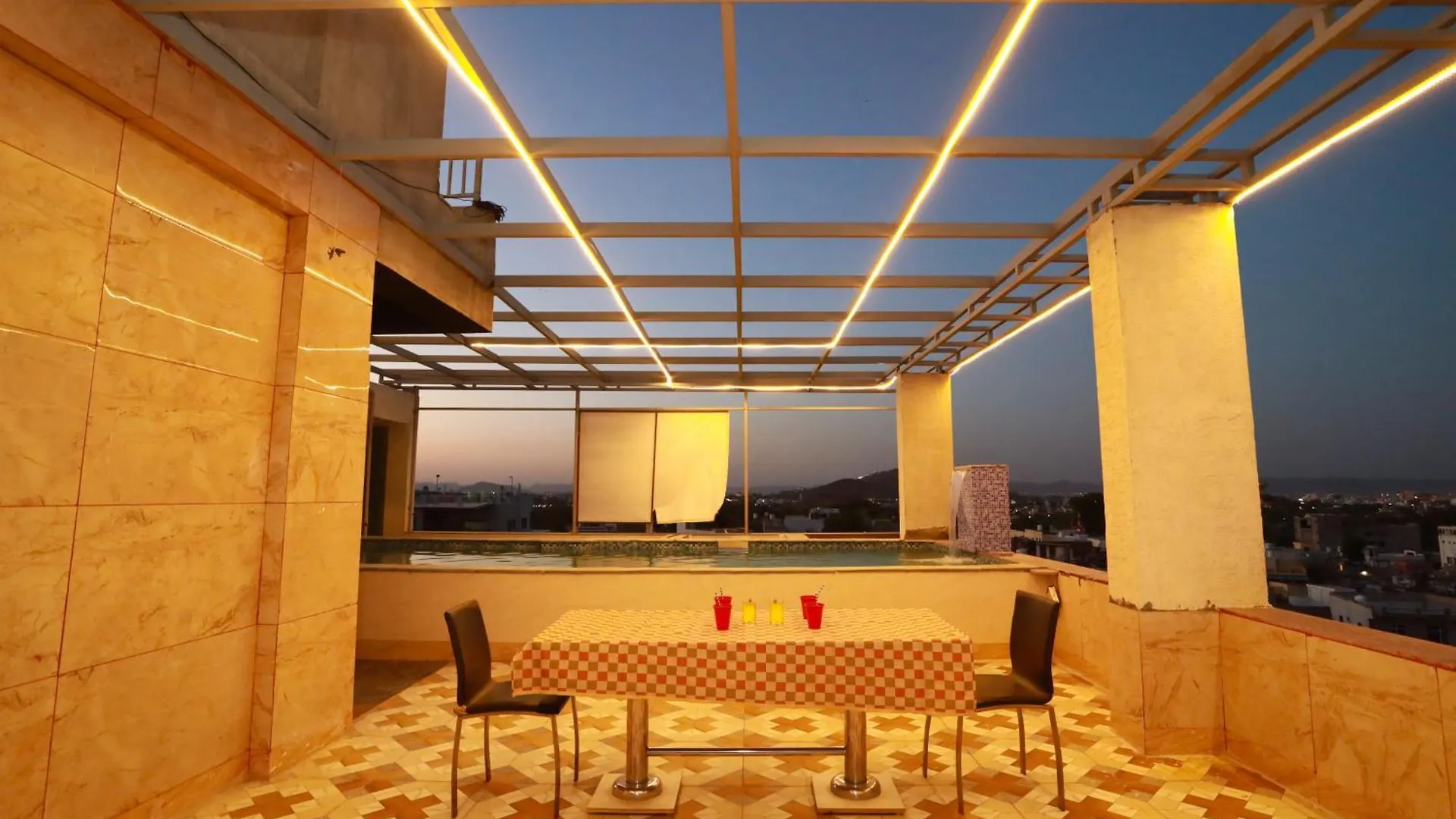 Hotel Hill View By Heritage Inn 우다이푸르