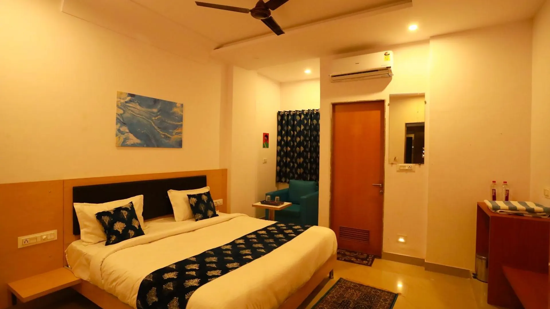 Hotel Hill View By Heritage Inn 우다이푸르 5*,